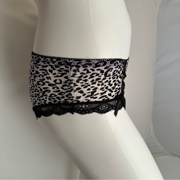 Kali and Wins animal print nylon & spandex panties - Picture 3 of 16